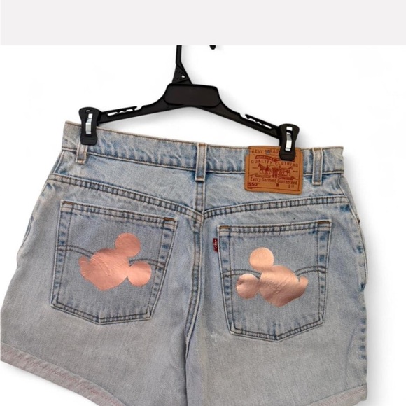 Levi's shorts with Mickey Mouse - Picture 2 of 7